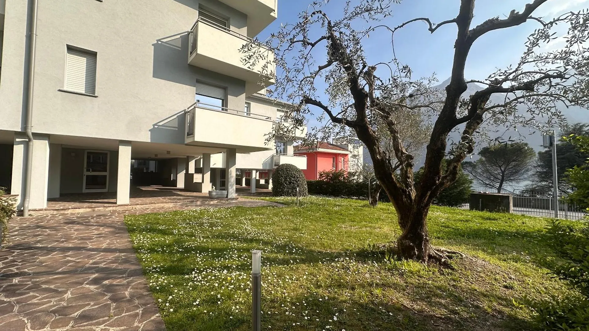 Buddy'S House Abbadia Lariana Italy